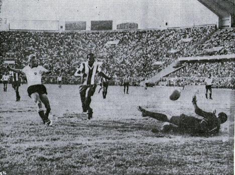 Primera derrota blanquiazul en condición de local.