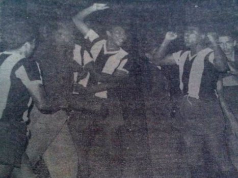 Fin del partido, Alianza ganó en Argentina.