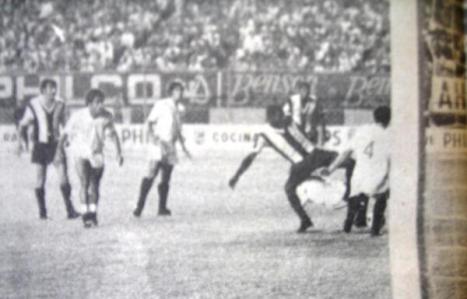 Universitario ganó el primer clásico.