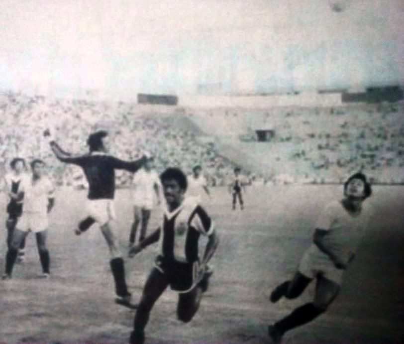 clasico abril 81.jpg