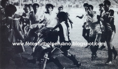 La pelea terminaría con la expulsión de Pinto y Rey Muñoz.