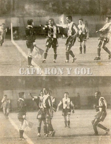 Juan Jayo y su celebración luego del segundo gol.