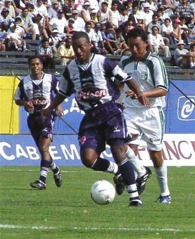 alianza-lima-4-wanka-0-apert-2001