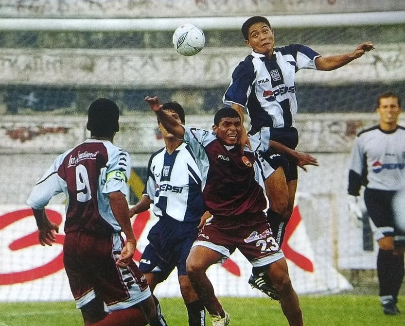 2004 ali-atl uni.jpg