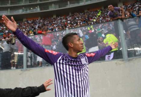 Vidales celebrando el primer gol del partido.