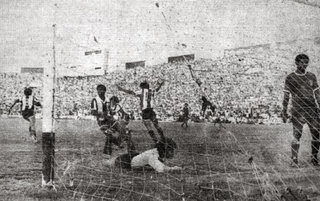 Segundo gol de Illescas minutos antes que acabe el partido.