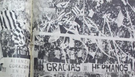 La hinchada siempre presente en las buenas y en las malas.