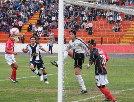 Victoria blanquiazul como local en el Miguel Grau del Callao.