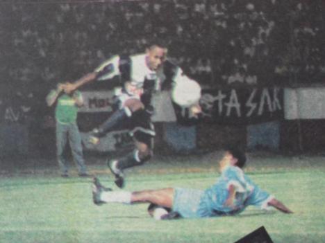 Alianza Lima empató y clasificó a la siguiente fase.