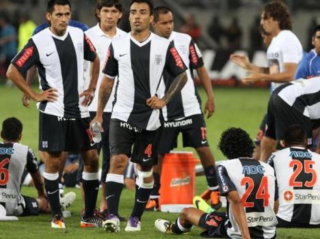 Concentración previa a la tanda de penales. (Foto: Terra.com)