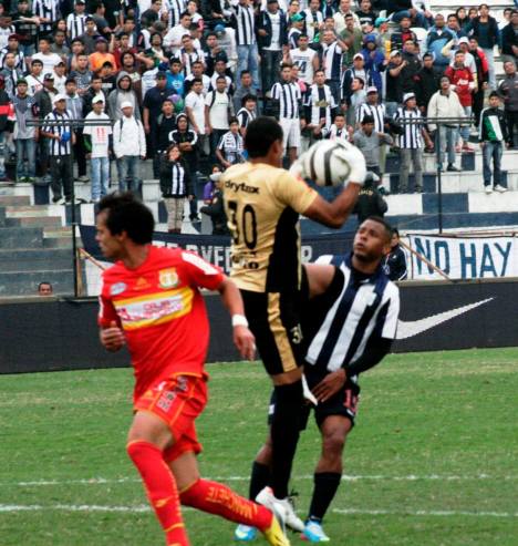 Wilmer Aguirre sumó 1 792 minutos sin anotar un gol. (Foto: Dechalaca.com)