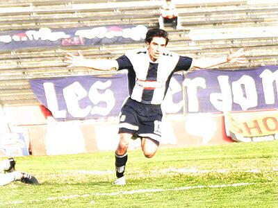 Fernando Martel autor del triplete blanquiazul.