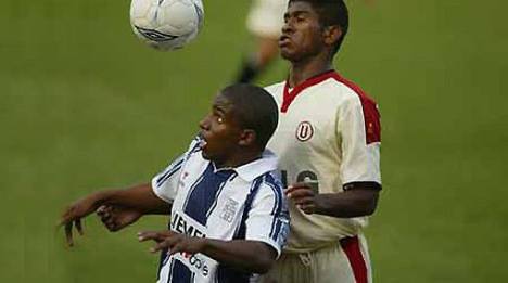 Farfán anotó su primer en el apertura 2003.