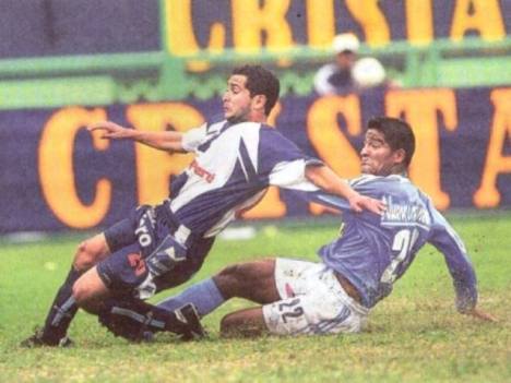 Amilton Prado le da el triunfo a Cristal sobre el final.