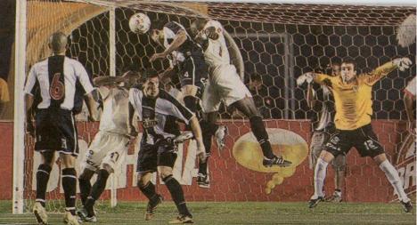 El chino Arakaki sobre el final le da el triunfo a Alianza Lima.