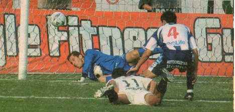 Zúñiga vence a Butrón con un cabezazo.