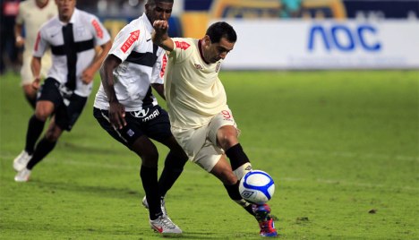 Ximénez no pudo con la defensa blanquiazul (Foto: El Comercio).