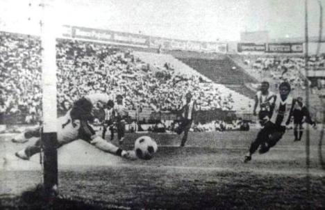 Alianza Lima solo pudo empatar de local.