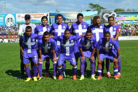 Arriba: Forsyth, Ciucci, Ibáñez, Aparicio, González Vigil y Quinteros. Abajo: Trujillo, DOnayre, Uribe, Bazán y Aguirre. (Foto: Dechalaca.com)