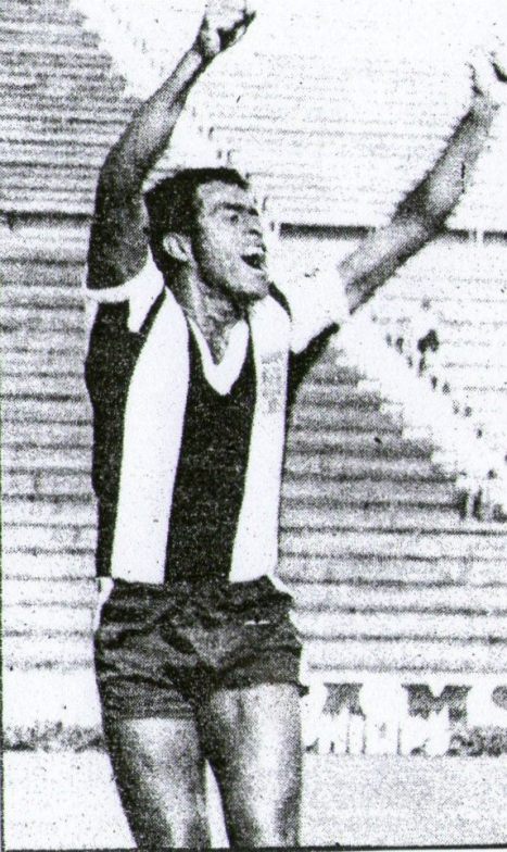 William Huapaya celebrando uno de sus cuatro goles.