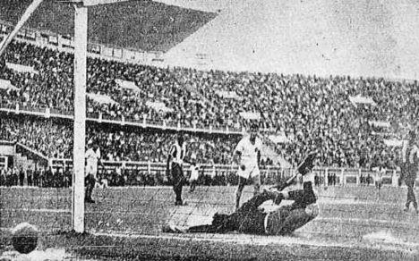 Último gol de Lolo como profesional.