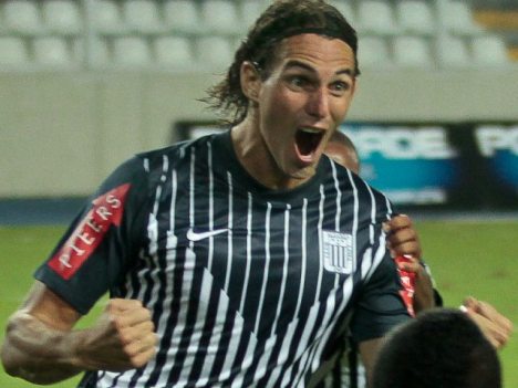"Zlatan" anota su octavo gol en el campeonato. (Foto: RPP)