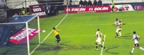 Cristofer Soto pone el empatte 1 a 1.