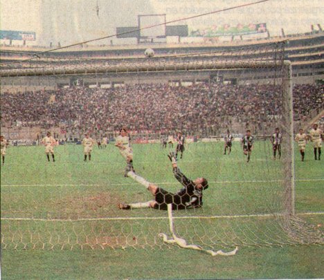 Universitario ganó el primer clásico en el estadio monumental.