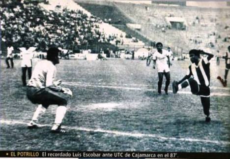 El potrillo Escobar en el ataque blanquiazul.