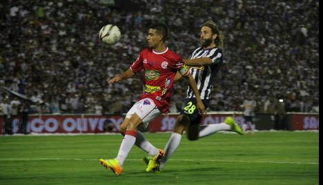 El Lobo Gonzáles Vigil fue el jugador más ovacionado en la presentación. (Foto Peru.com)