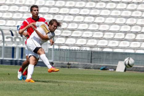 Sobre el inicio del segundo tiempo Montes pone en ventaja a Alianza Lima.