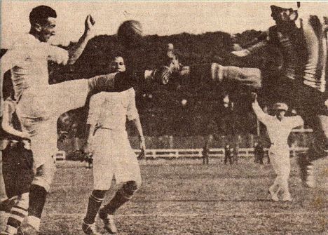 El partido se tuvo que suspender a los 80 minutos.