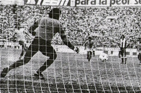 Leguía adelanta para los cremas penal.