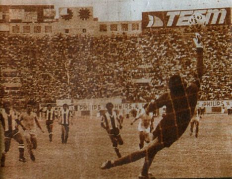 Seminario tras una jugada polémica anota sobre el final delpartido.