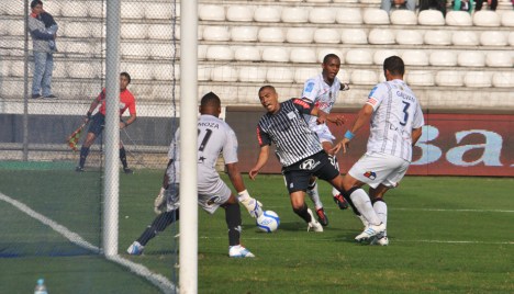 Viza generó un penal para Alianza Lima. (Foto: Alianzalima.com)