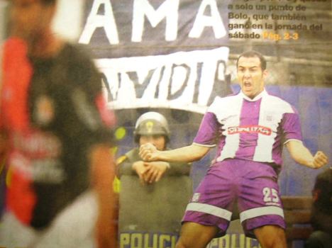 Roberto Silva anotó el único fol del partido.