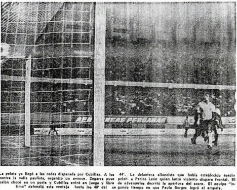 Cubillas anota el primer gol del partido.