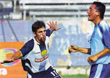Juan Diego Gonzáles Vigil anotó el primer gol del partido.