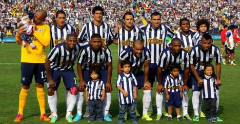 Arriba: Forsyth, Aparicio, Montes, Míguez y Landauri. Abajo: R. Guizasola, Atoche, Guevgeozián, G. Guizasola y Ponce. (Dechalaca.com)