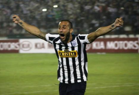 Guevgeozián anotó el gol del título (Foto: Dechalaca.com).