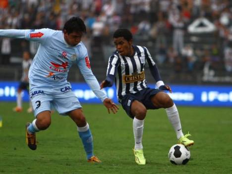 Julio Landauri originó las dos jugadas de gol. (Fuente: Ovación Digital)