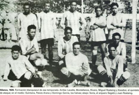 Formación de 1926, el equipo es el mismo que enfrentó al Deportivo Español pero la fecha de la foto es desconocida.