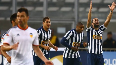 Guevgeozián celebrando el segundo gol blanquiazul.