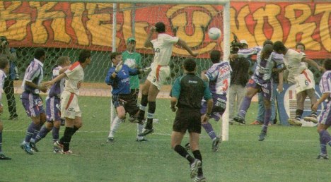 Universitario de local no pudo ganar el clásico.