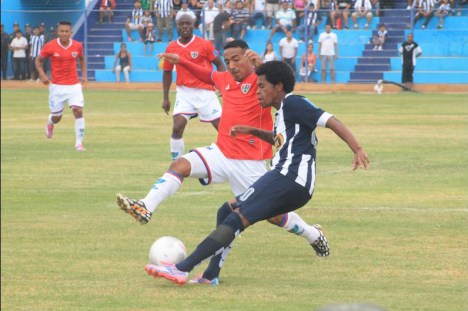 Alianza Lima tuvo que jugar en Huacho ya que el estadio Alejandro Villanueva está suspendido (Foto: Peru.com).
