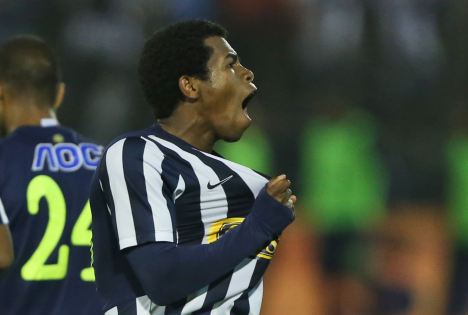 Julio Landauri selló la goleada (Foto: Andina).