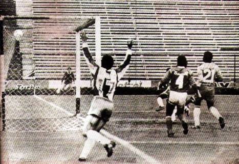 Alianza Lima se pone en ventaja al inicio del partido.