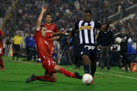 Carlos Preciado anotó el único gol del partido.