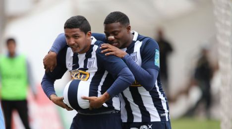 Reimond manco volvió anotar con la camiseta de Alianza Lima después de varios años (Foto: Derpo.pe)