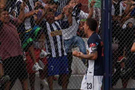 Ibáñez celebró su gol con la tribuna (Foto: Club Alianza Lima).